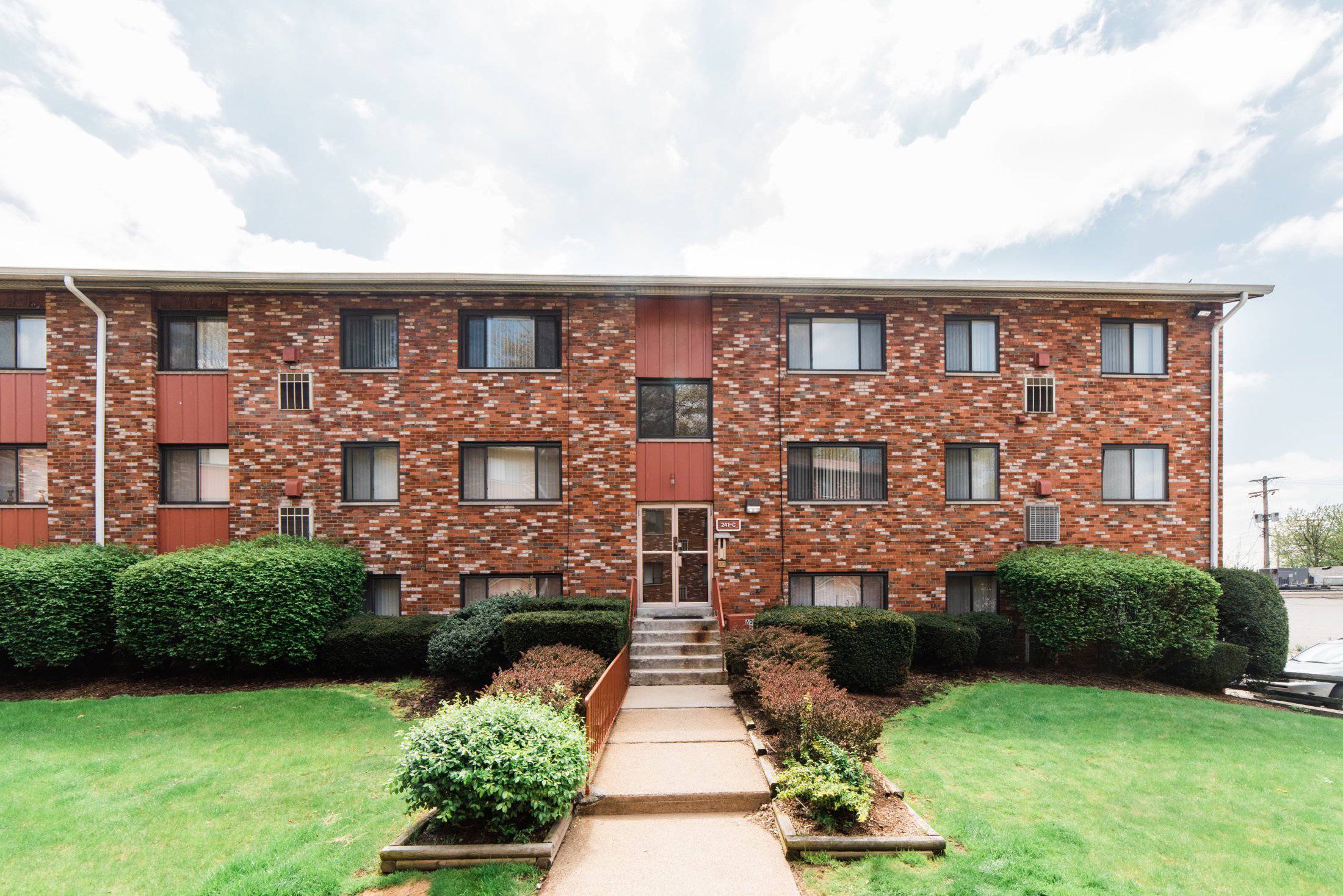 Edgewood Court Apartments Properties with Birgo in the Greater